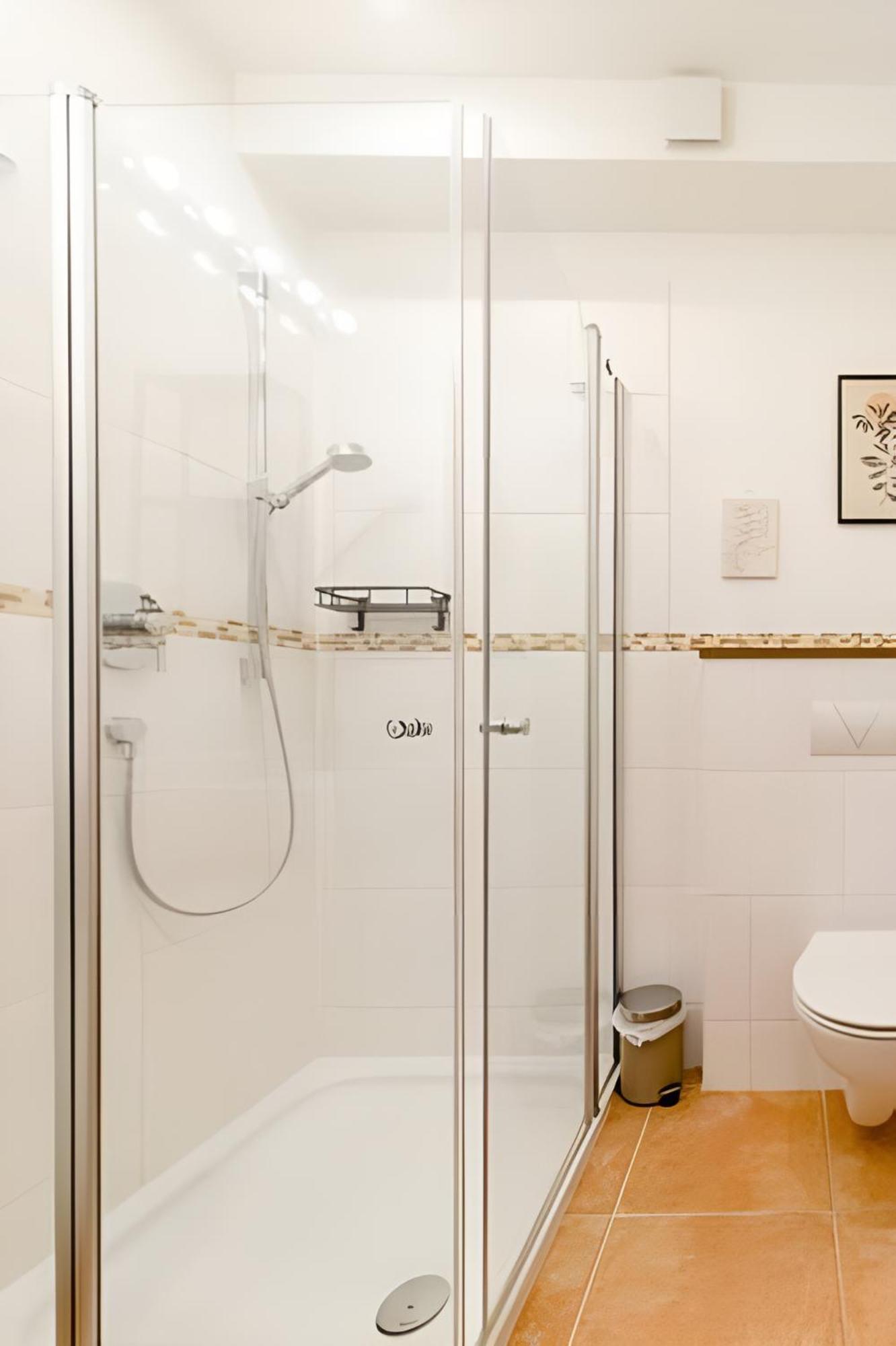 Komfortables Doppelzimmer In Kehl Goldscheuer - 1A Guesthouse Екстериор снимка