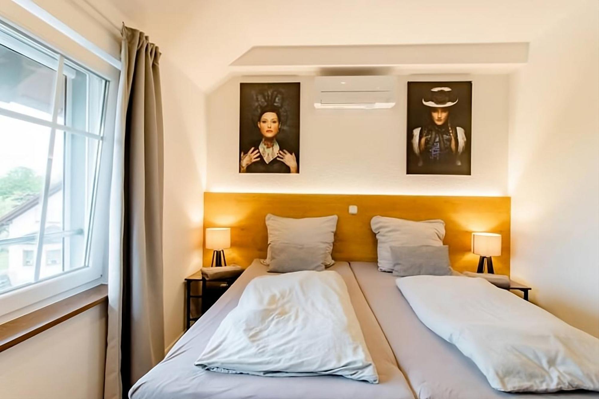 Komfortables Doppelzimmer In Kehl Goldscheuer - 1A Guesthouse Екстериор снимка